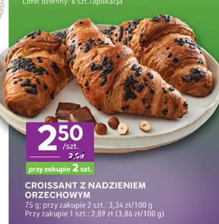 Croissant z nadzieniem orzechowym