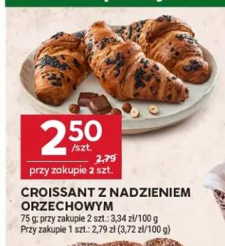 Croissant z nadzieniem orzechowym