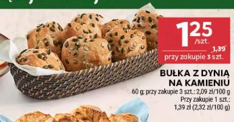 Bułka z dynią na kamieniu