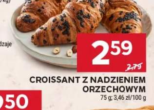 Croissant z nadzieniem orzechowym