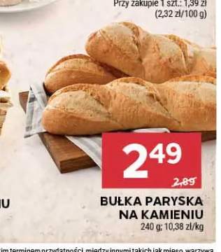Bułka paryska na kamieniu