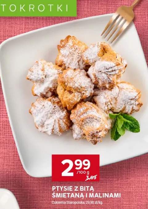 Ptysie z bitą śmietaną i malinami