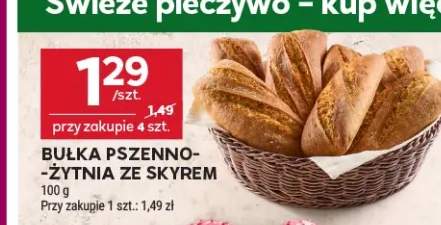 Bułka pszenno-żytnia ze skyrem